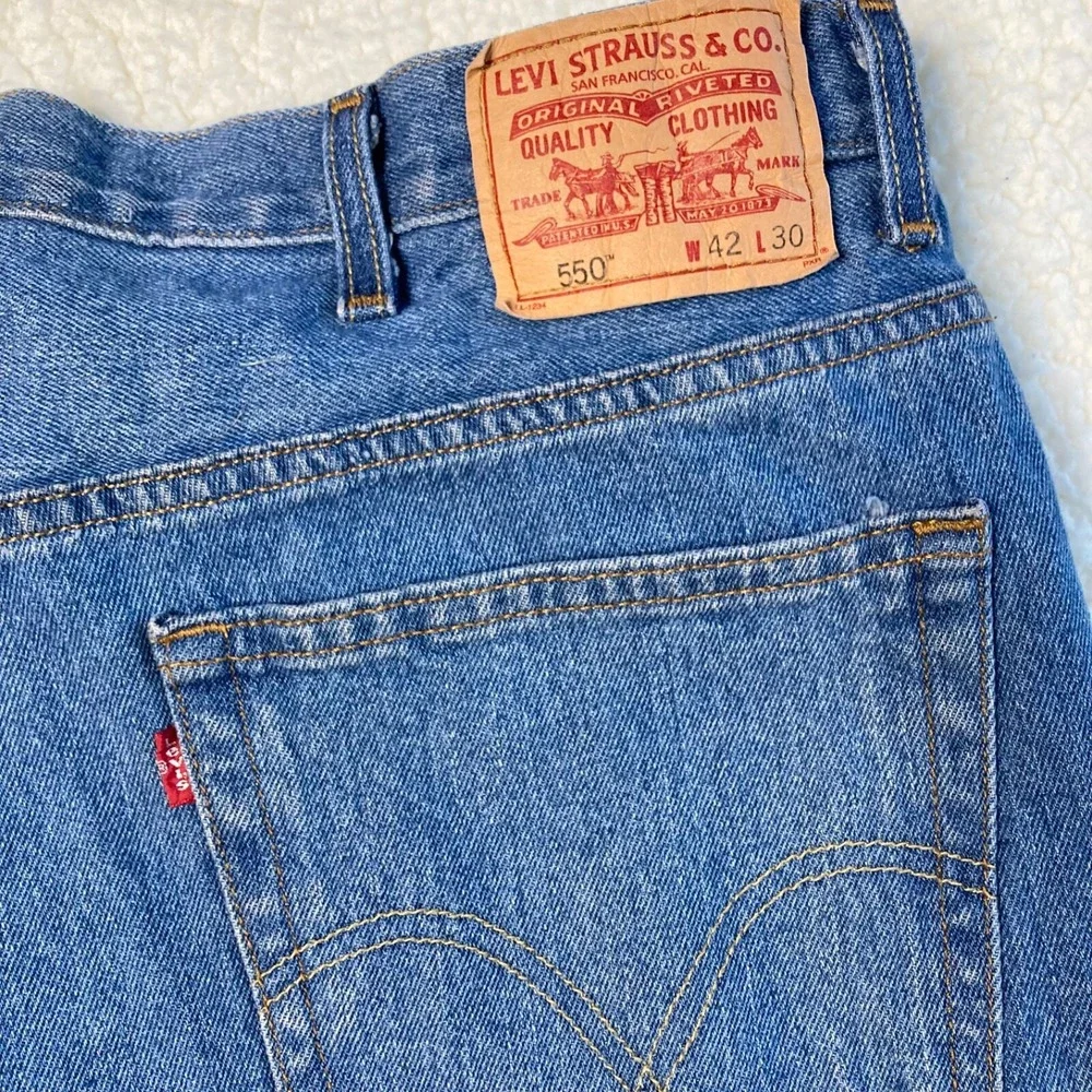 Levis 550 Relaxed Fit Straight Leg Pure Cotton Denim Jeans Mens 42x30 Red Tab